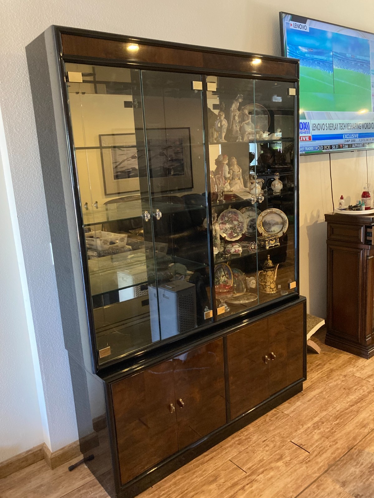 Curio China Display Cabinet Henredon Model Scene Three (Lighted) Black Lacquer